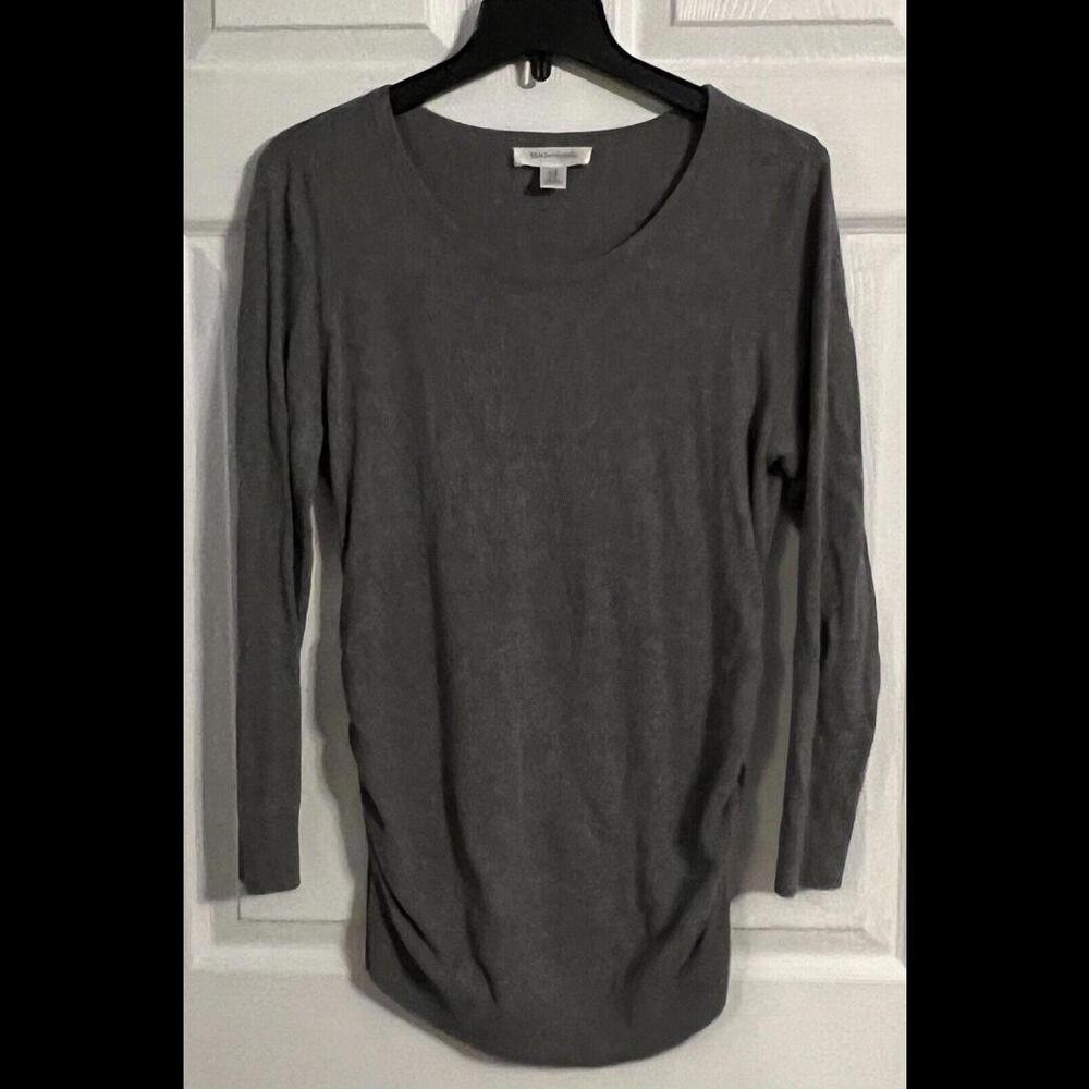 motherhood maternity top size medium Solid Gray Round Neck With Side Rouging